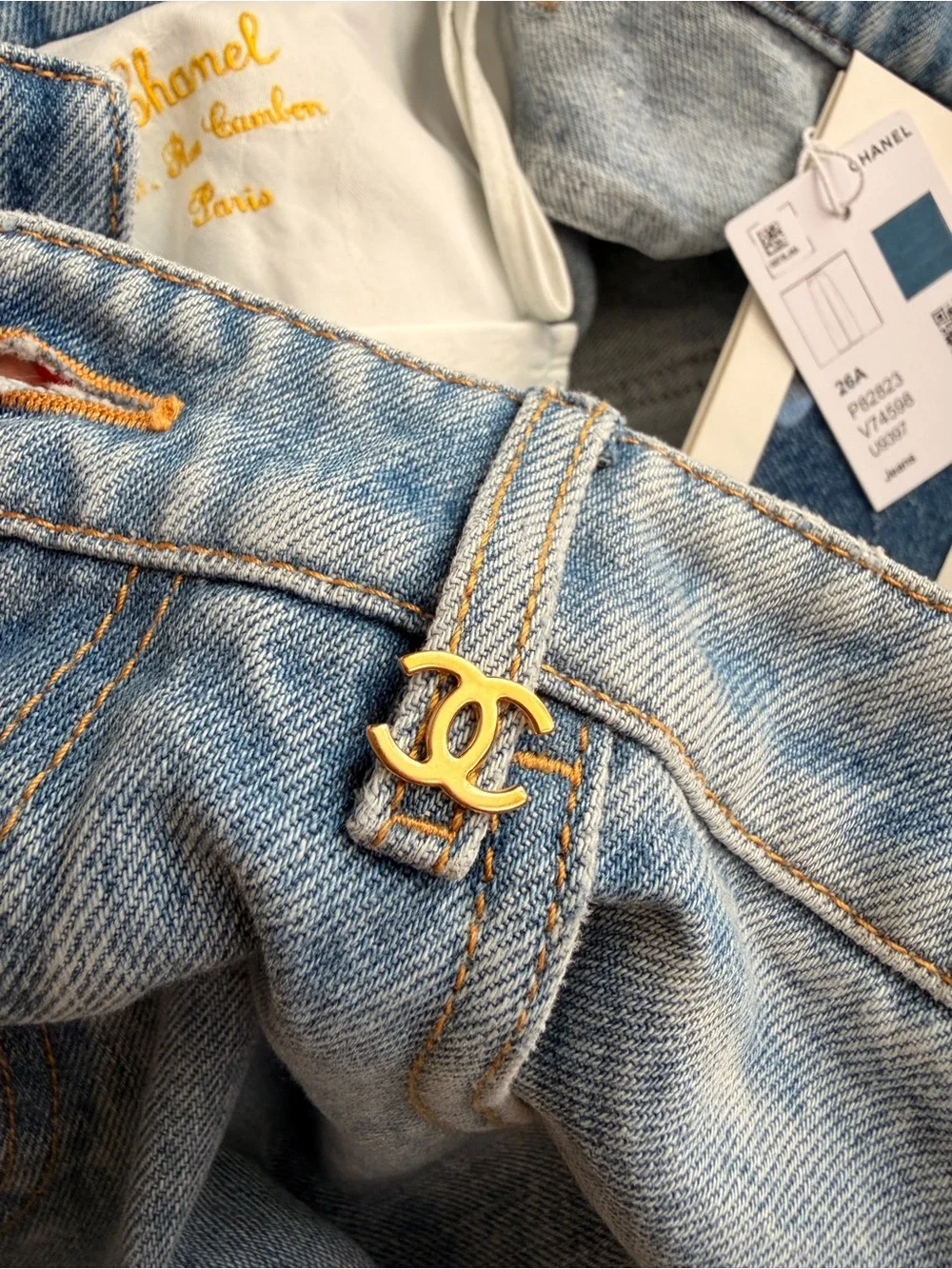 Chanel Jeans Wide-Leg Denim Brand New w/Tags Gold Button and Details Size 40
